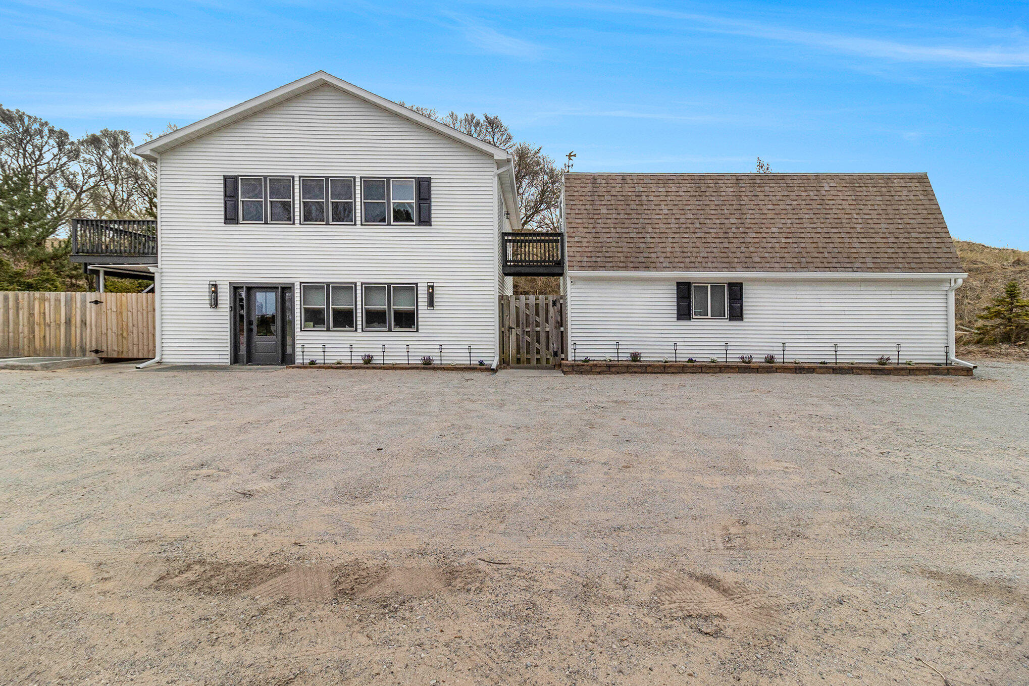 2858 N Sahara Trail