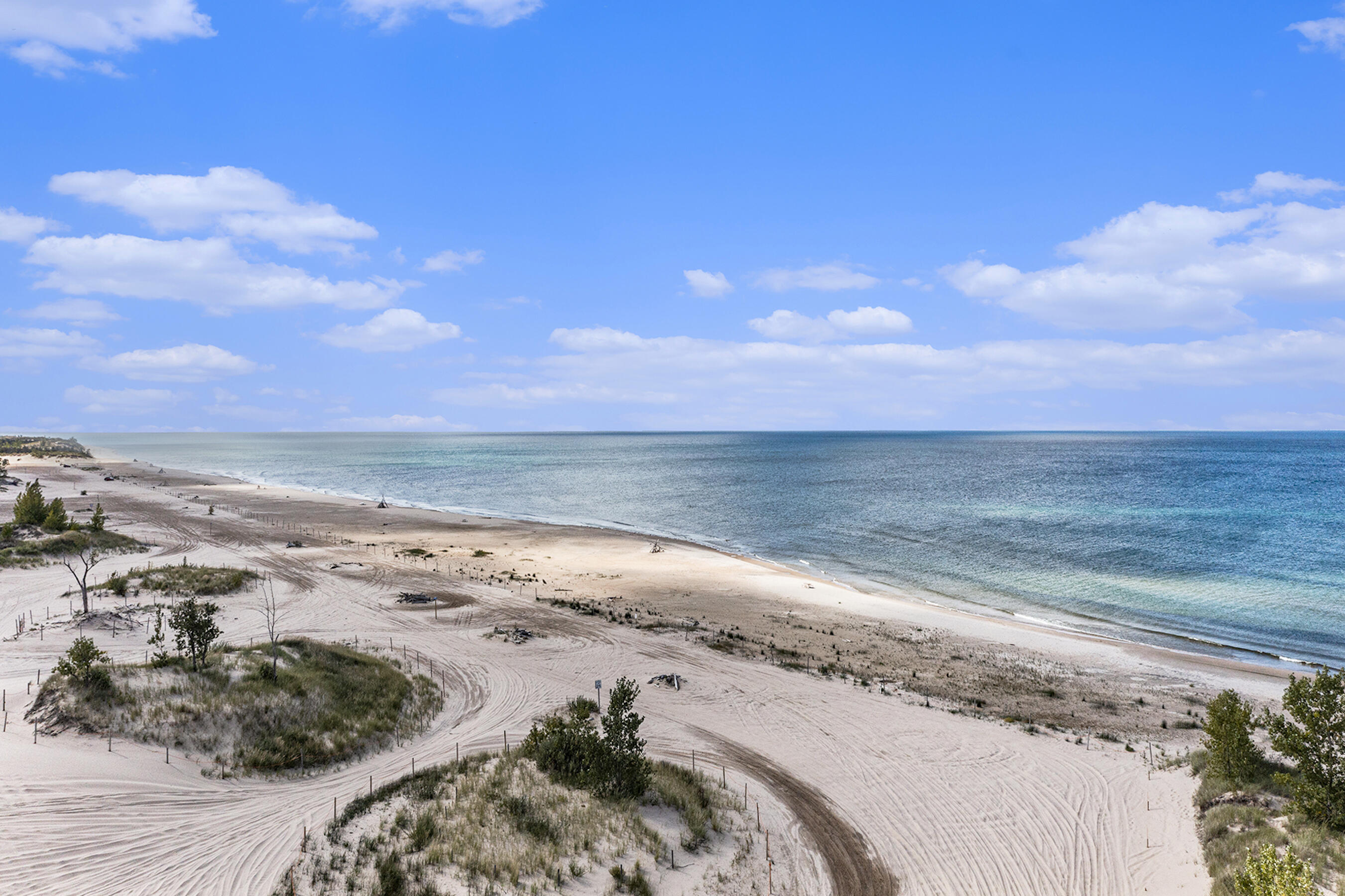 2858 N Sahara Trail