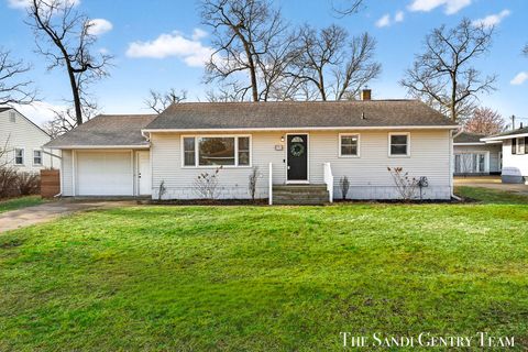 Photo of 1703 Columbus Avenue, Norton Shores, MI 49441 (MLS # 26013030)