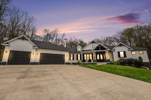 Photo of 6238 North Ridge Court, Middleville, MI 49333 (MLS # 26019102)