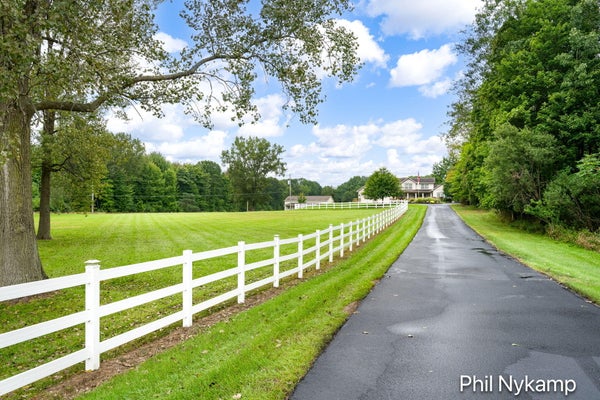 6325 143RD AVE, HOLLAND, MI 49423 - Image 0cbc5a5ba15eb867ba2cbd3b8c8af32f/1634625059