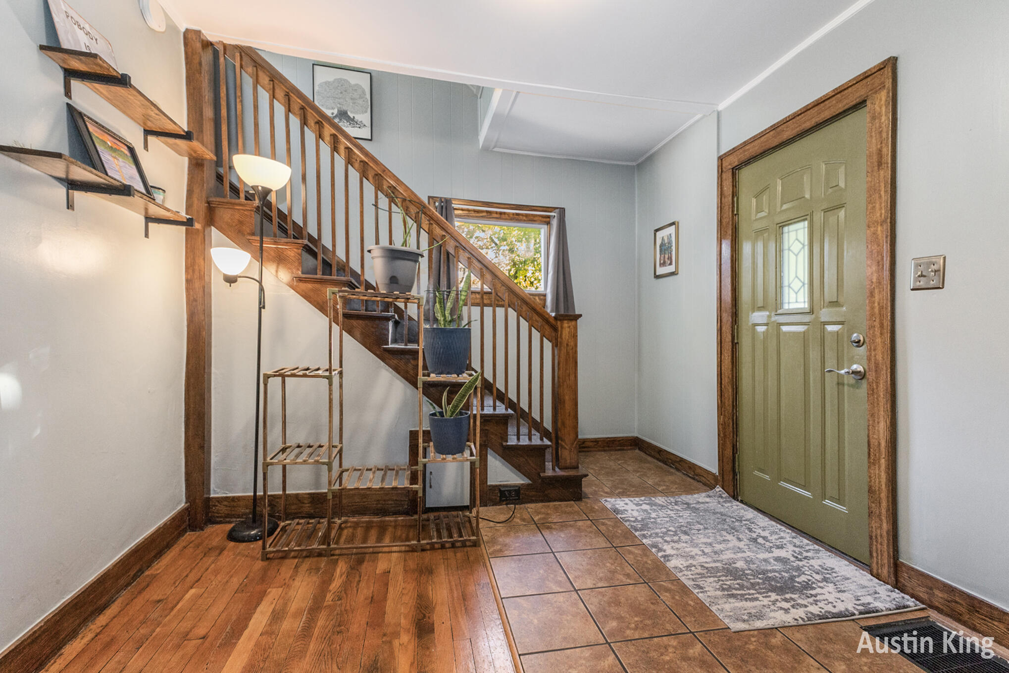 Grand Rapids, Michigan 49503, United States, 3 Bedrooms Bedrooms, ,2 BathroomsBathrooms,Residential,Active,232699