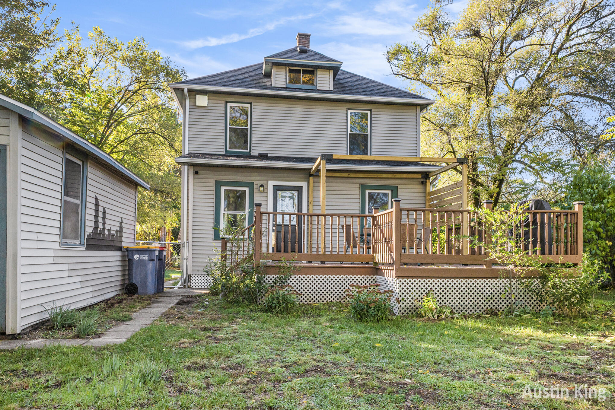 Grand Rapids, Michigan 49503, United States, 3 Bedrooms Bedrooms, ,2 BathroomsBathrooms,Residential,Active,232699