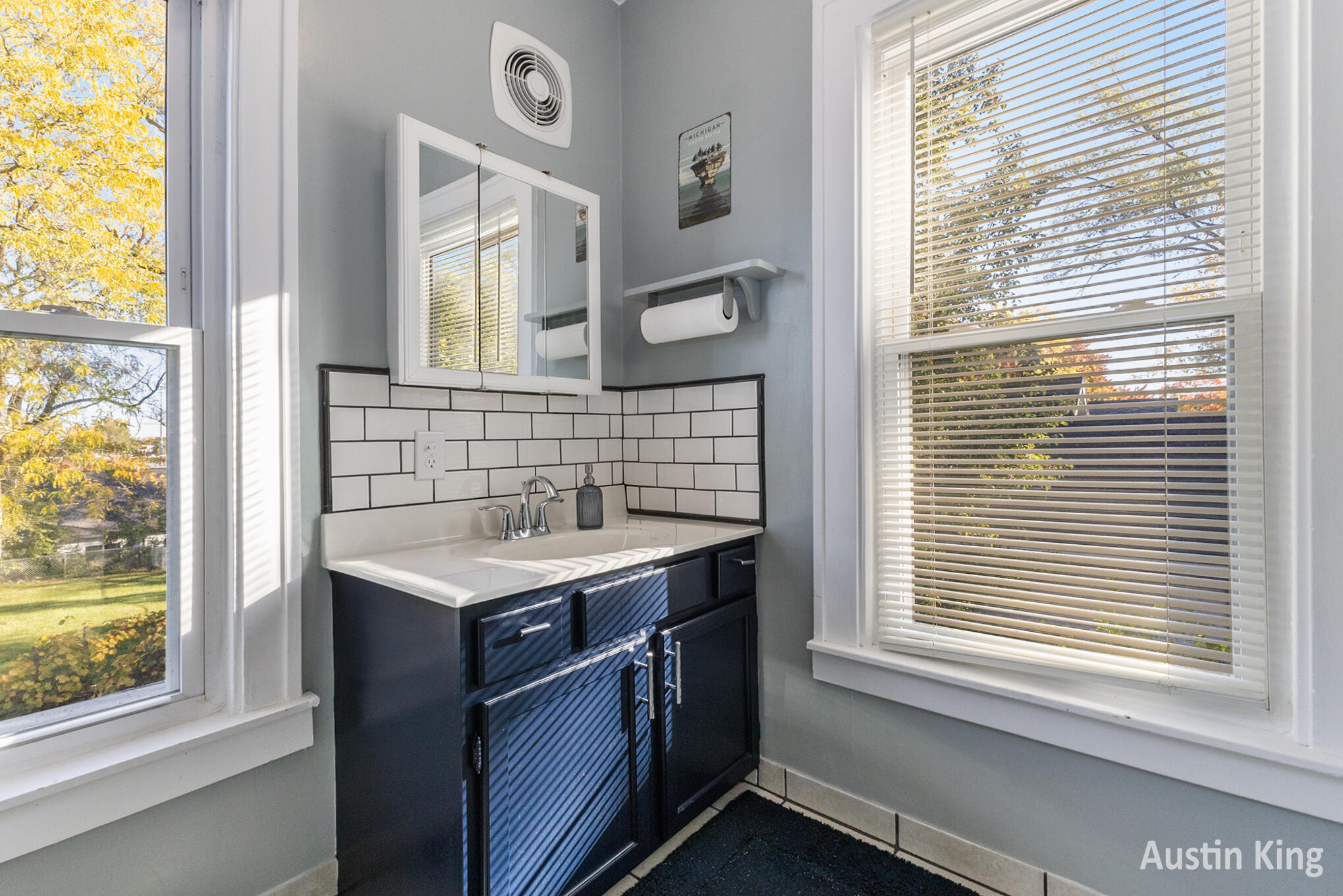 Grand Rapids, Michigan 49503, United States, 3 Bedrooms Bedrooms, ,2 BathroomsBathrooms,Residential,Active,232699