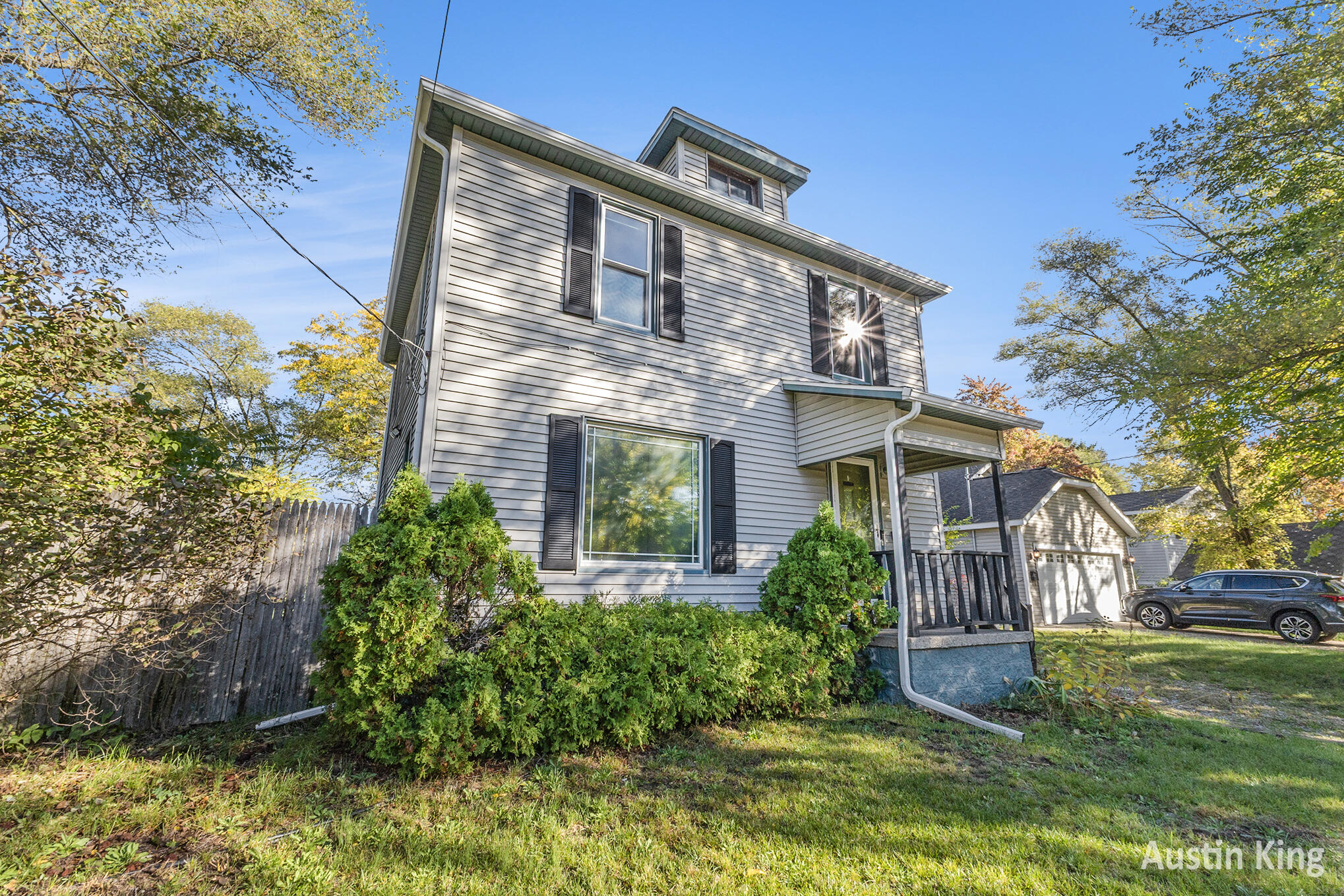 Grand Rapids, Michigan 49503, United States, 3 Bedrooms Bedrooms, ,2 BathroomsBathrooms,Residential,Active,232699