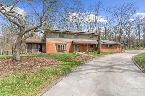 Photo of 2854 Parkridge Drive, Ann Arbor, MI 48103 (MLS # 26016828)