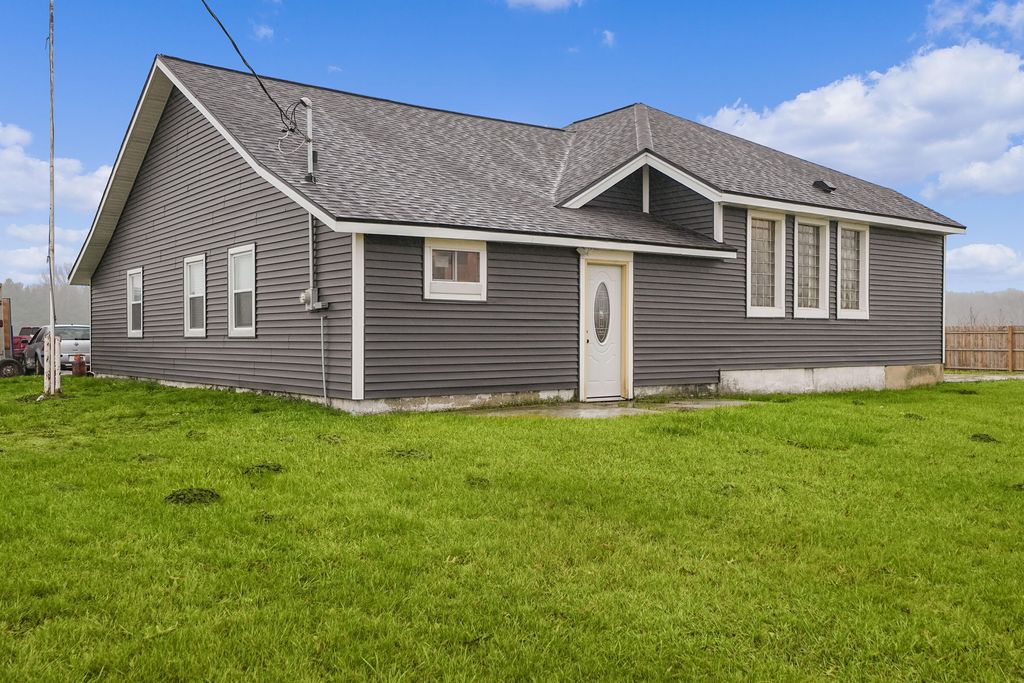 Photo of 7564 13 Mile Road NE, Rockford, MI 49341 (MLS # 26001303)