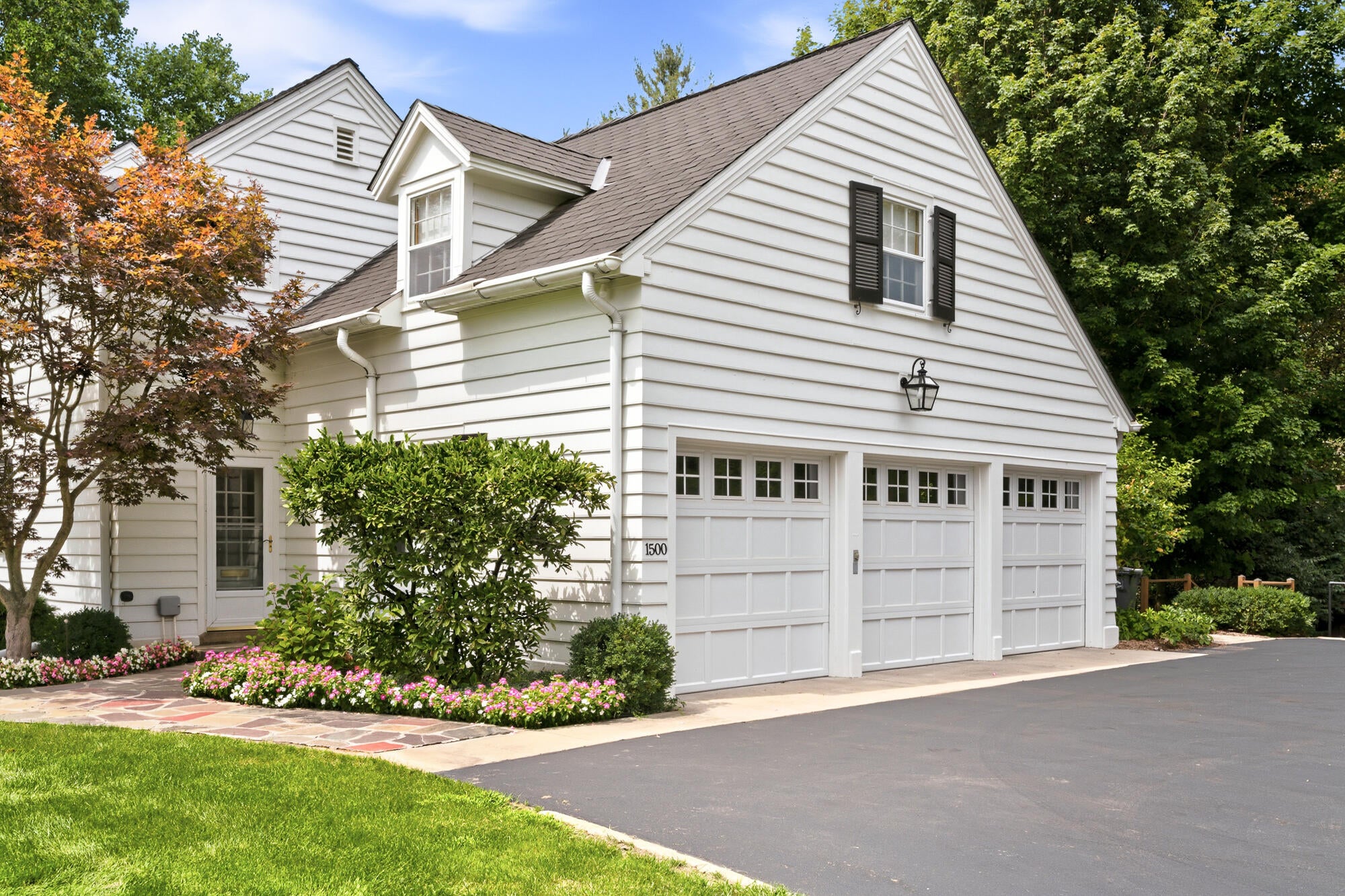 1500 Whites Road