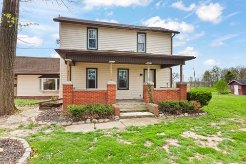 Photo of 5910 Lyons Highway, Adrian, MI 49221 (MLS # 26017994)