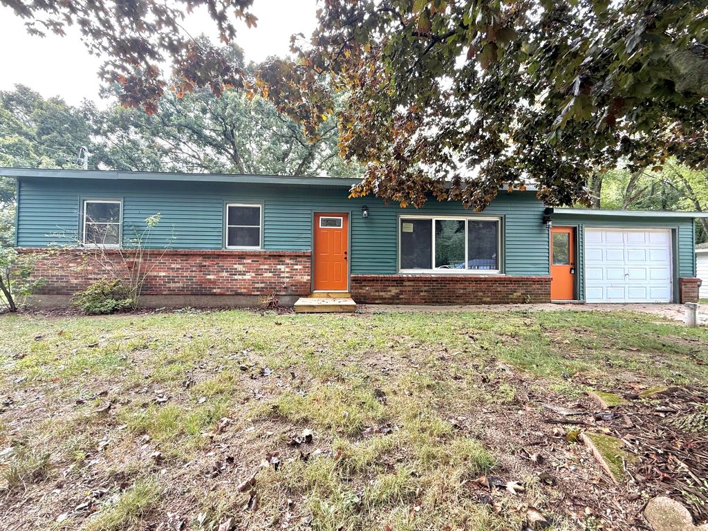 Photo of 582 Hayes Street, Holland, MI 49424 (MLS # 25048854)