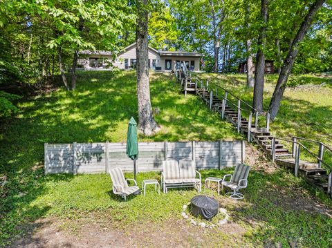 9898 S Pritchard Drive Stanwood MI 49346