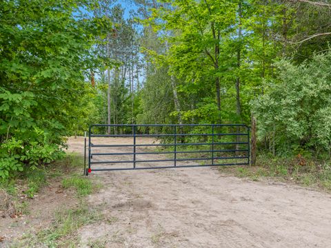 Photo of 8175 King Road Road, Benzonia, MI 49616 (MLS # 25037055)