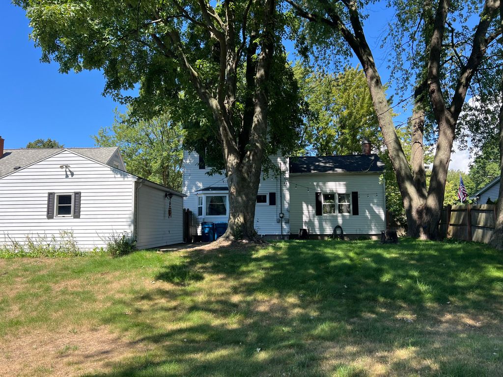 Photo of 1034 Marion Avenue, Grand Haven, MI 49417 (MLS # 25044107)