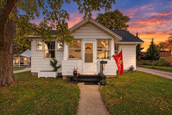 2121 LEE ST SW, WYOMING, MI 49519 - Image 0e75d1d8a66c509484bdb44bfa809ff3/2983393919