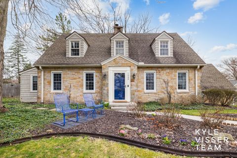 Photo of 1543 Edgewood Avenue SE, East Grand Rapids, MI 49506 (MLS # 26015279)