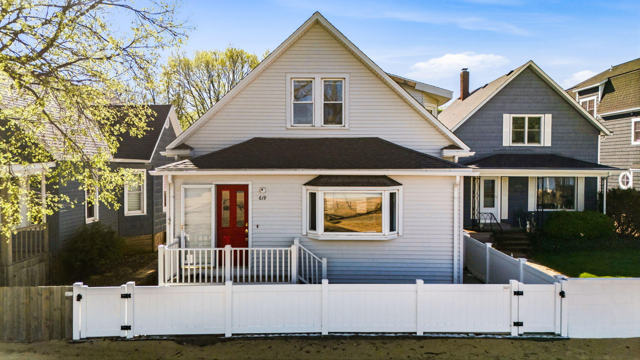 St. Joseph, Michigan, 49085, United States, 4 Bedrooms Bedrooms, ,2 BathroomsBathrooms,Residential,Active,2039017