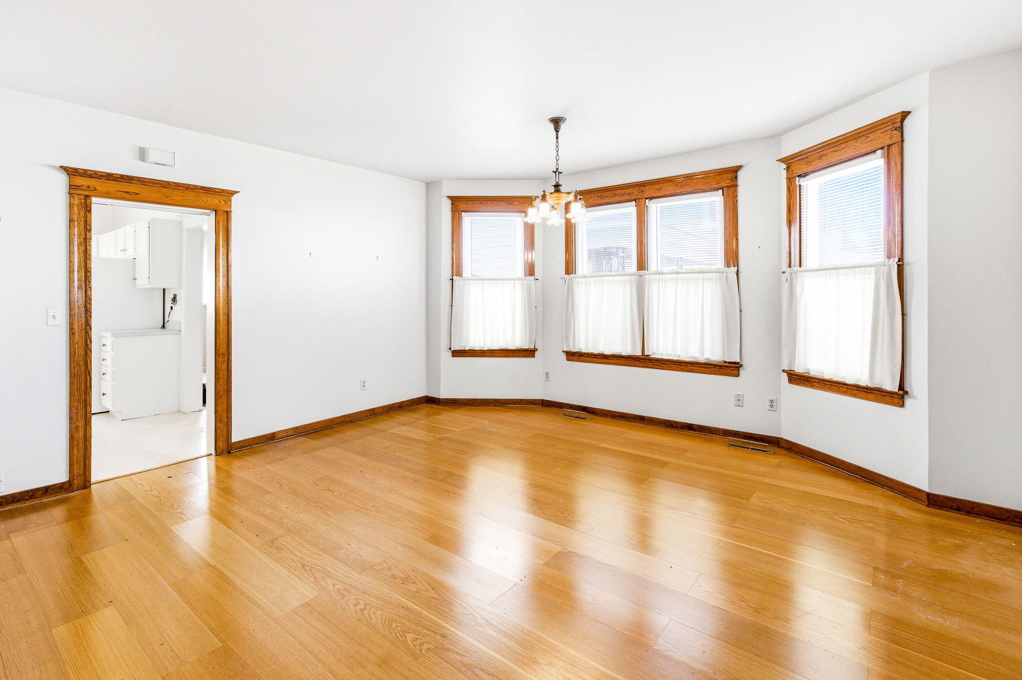 St. Joseph, Michigan, 49085, United States, 4 Bedrooms Bedrooms, ,2 BathroomsBathrooms,Residential,Active,2039017