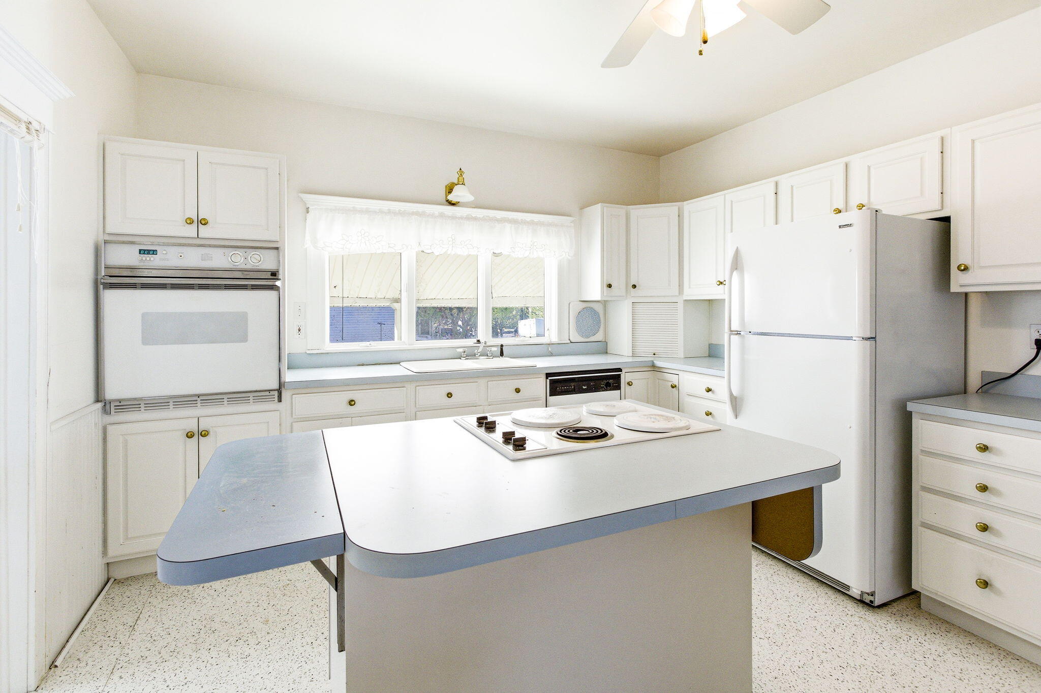 St. Joseph, Michigan, 49085, United States, 4 Bedrooms Bedrooms, ,2 BathroomsBathrooms,Residential,Active,2039017