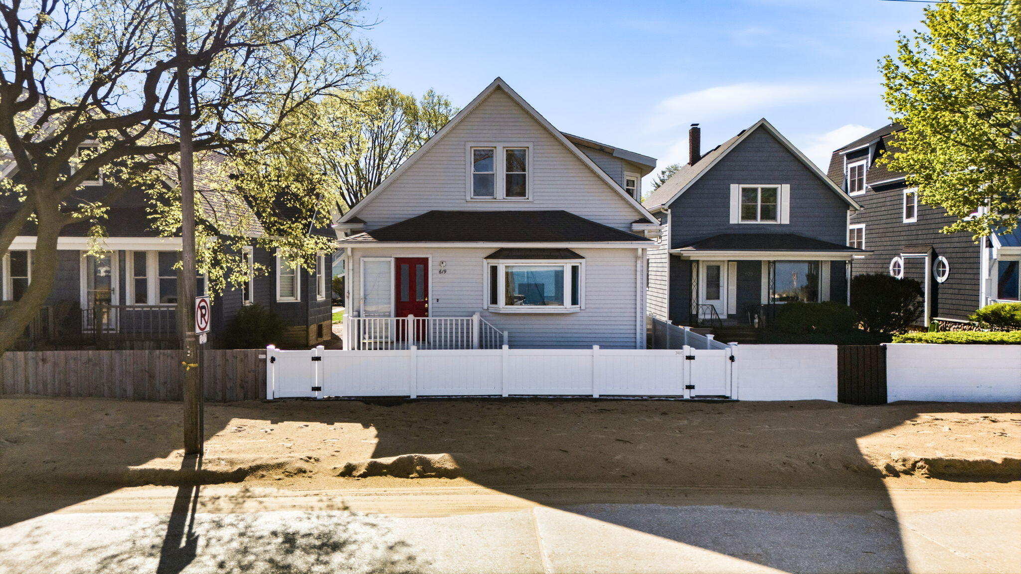 St. Joseph, Michigan, 49085, United States, 4 Bedrooms Bedrooms, ,2 BathroomsBathrooms,Residential,Active,2039017