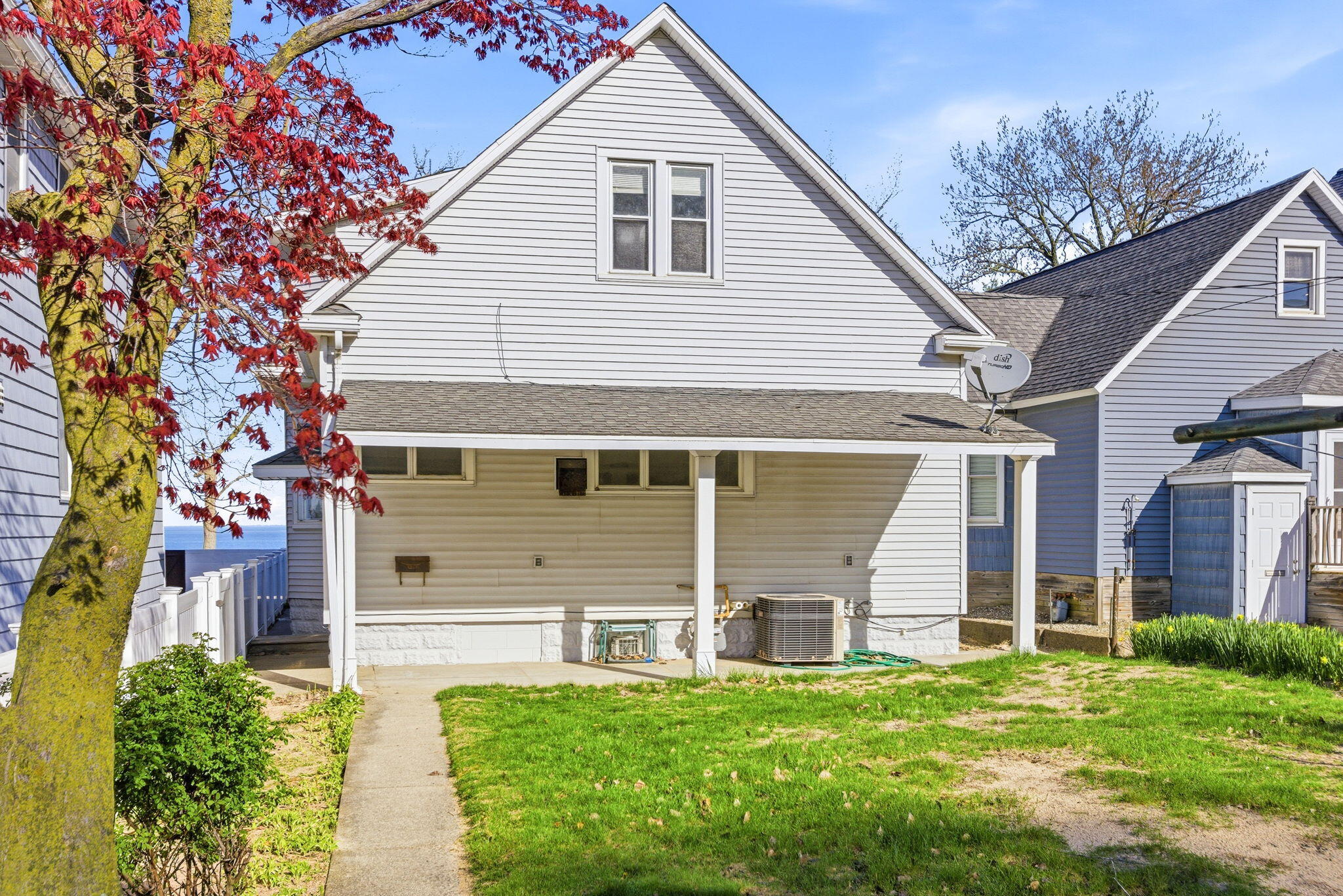 St. Joseph, Michigan, 49085, United States, 4 Bedrooms Bedrooms, ,2 BathroomsBathrooms,Residential,Active,2039017