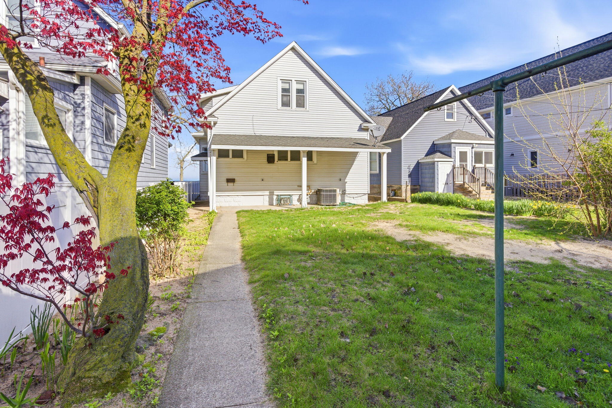 St. Joseph, Michigan, 49085, United States, 4 Bedrooms Bedrooms, ,2 BathroomsBathrooms,Residential,Active,2039017