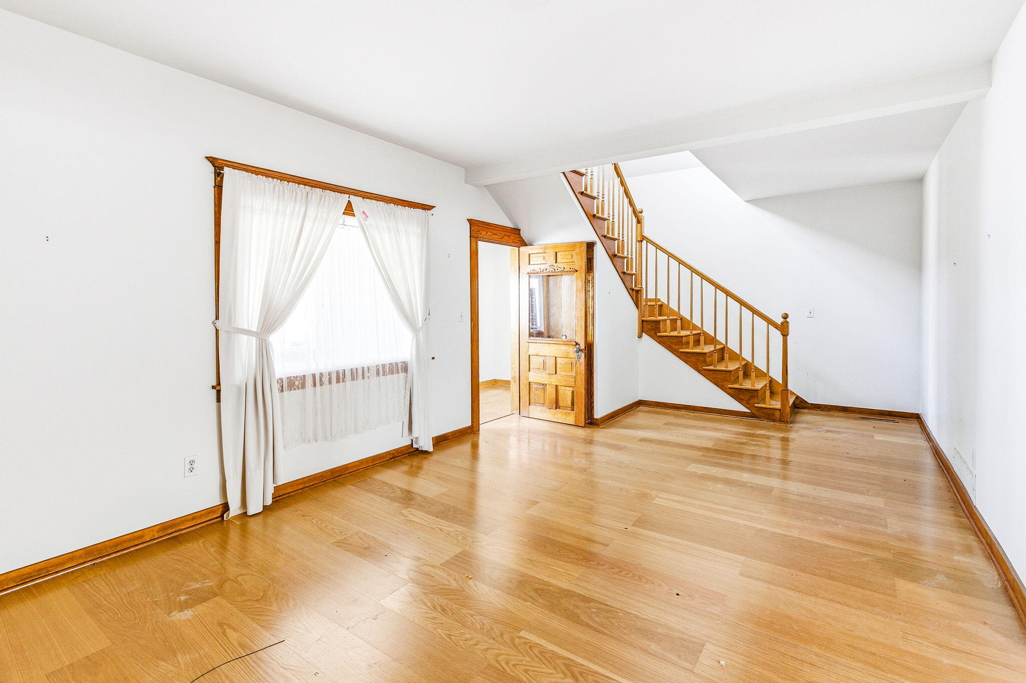 St. Joseph, Michigan, 49085, United States, 4 Bedrooms Bedrooms, ,2 BathroomsBathrooms,Residential,Active,2039017