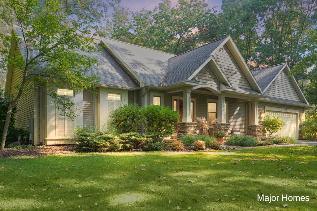 Photo of 8703 Oakbrook Ridge, Rockford, MI 49341 (MLS # 25049051)