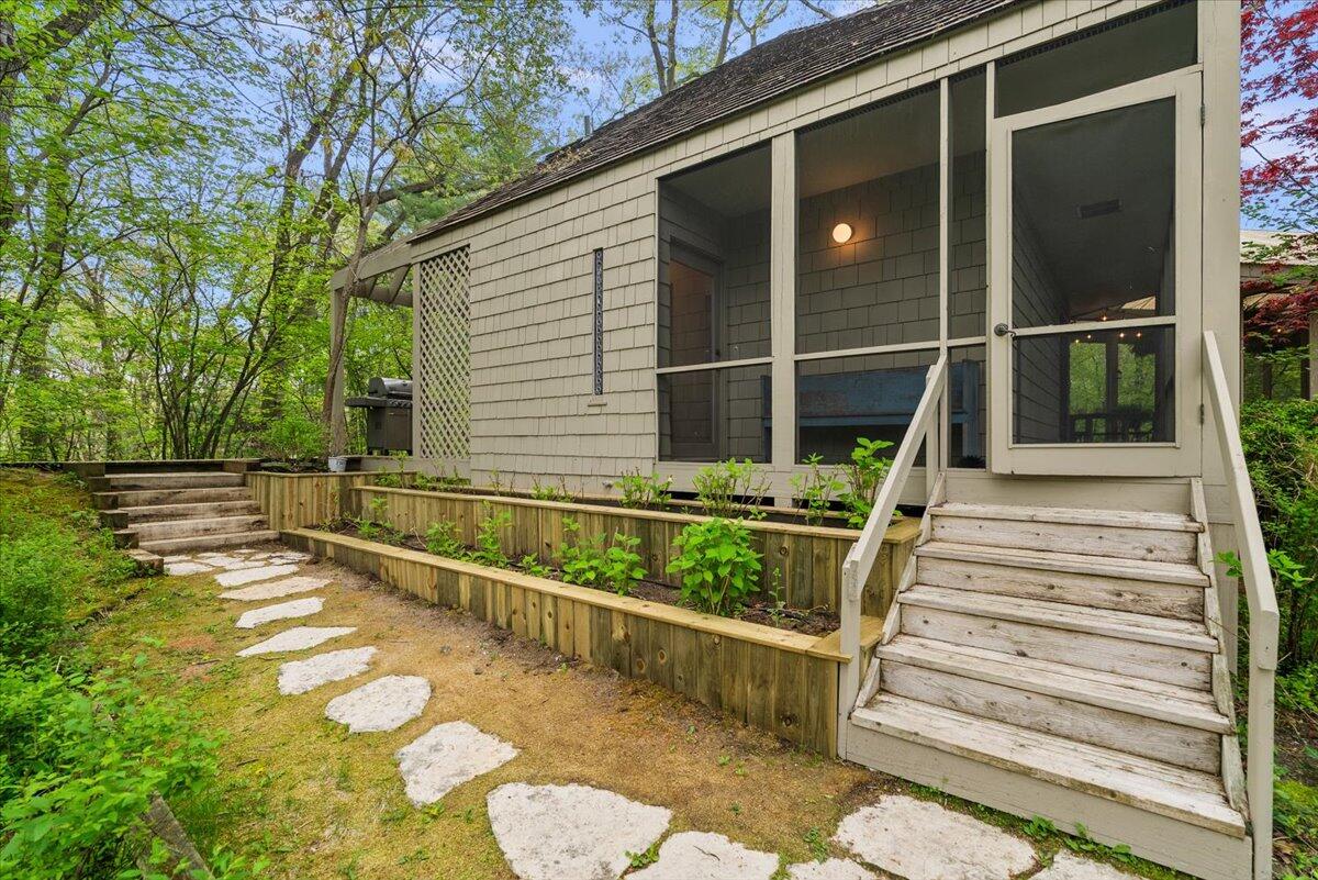 8635 Poplar Lane