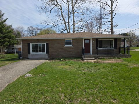 Photo of 106 N Quincy Street, Lawton, MI 49065 (MLS # 26014927)