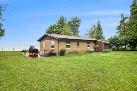 Photo of 1466 Lake Shore Drive, Fennville, MI 49408 (MLS # 25034563)