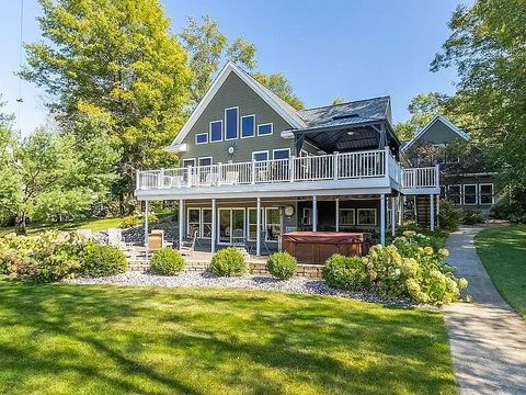 Photo of 3518 E Long Lake Road, Harrison, MI 48625 (MLS # 25051492)