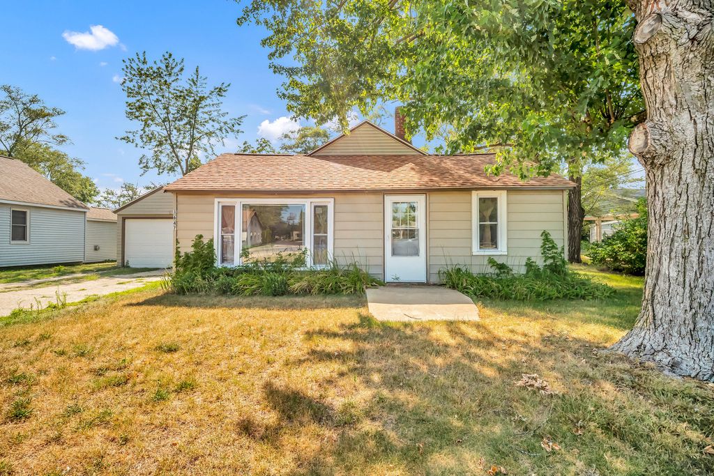 Photo of 1647 New Street, Muskegon, MI 49442 (MLS # 25035425)