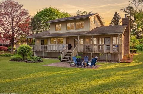 3434 N M 63 Benton Harbor MI 49022
