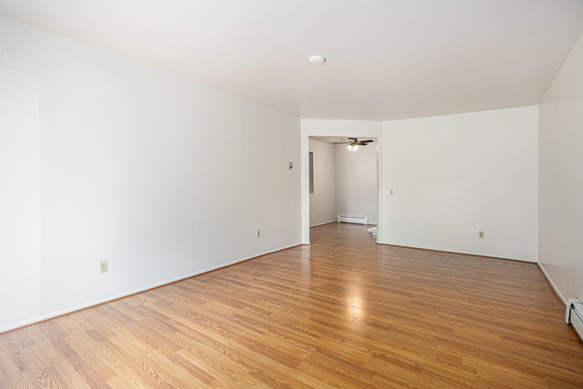 Kalamazoo, Michigan 49008, United States, 2 Bedrooms Bedrooms, ,1 BathroomBathrooms,Residential,Active,250522