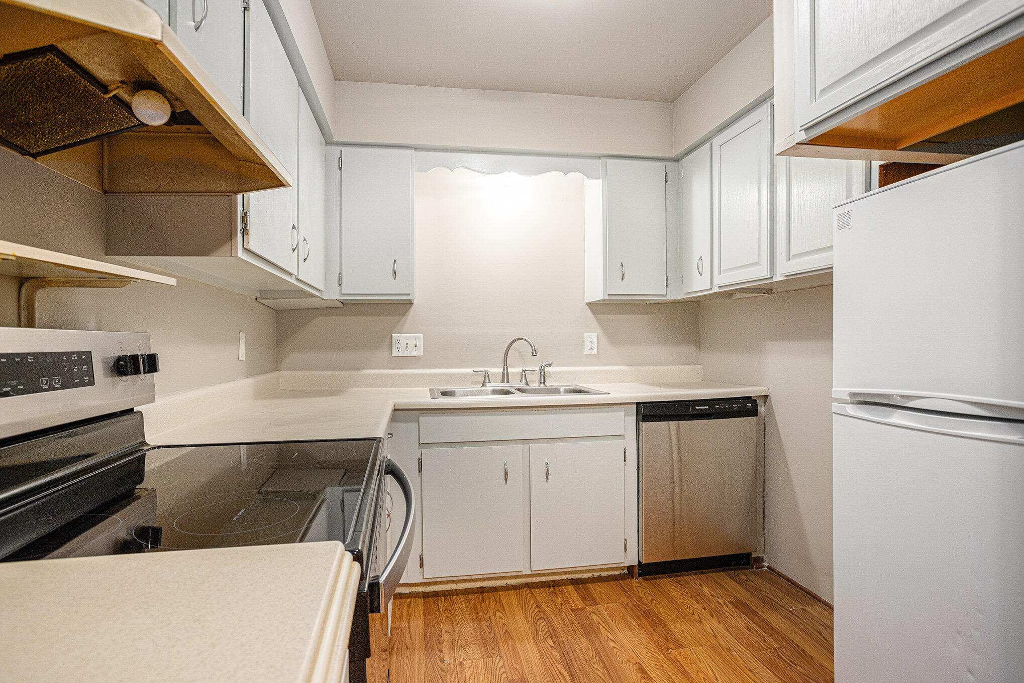 Kalamazoo, Michigan 49008, United States, 2 Bedrooms Bedrooms, ,1 BathroomBathrooms,Residential,Active,250522