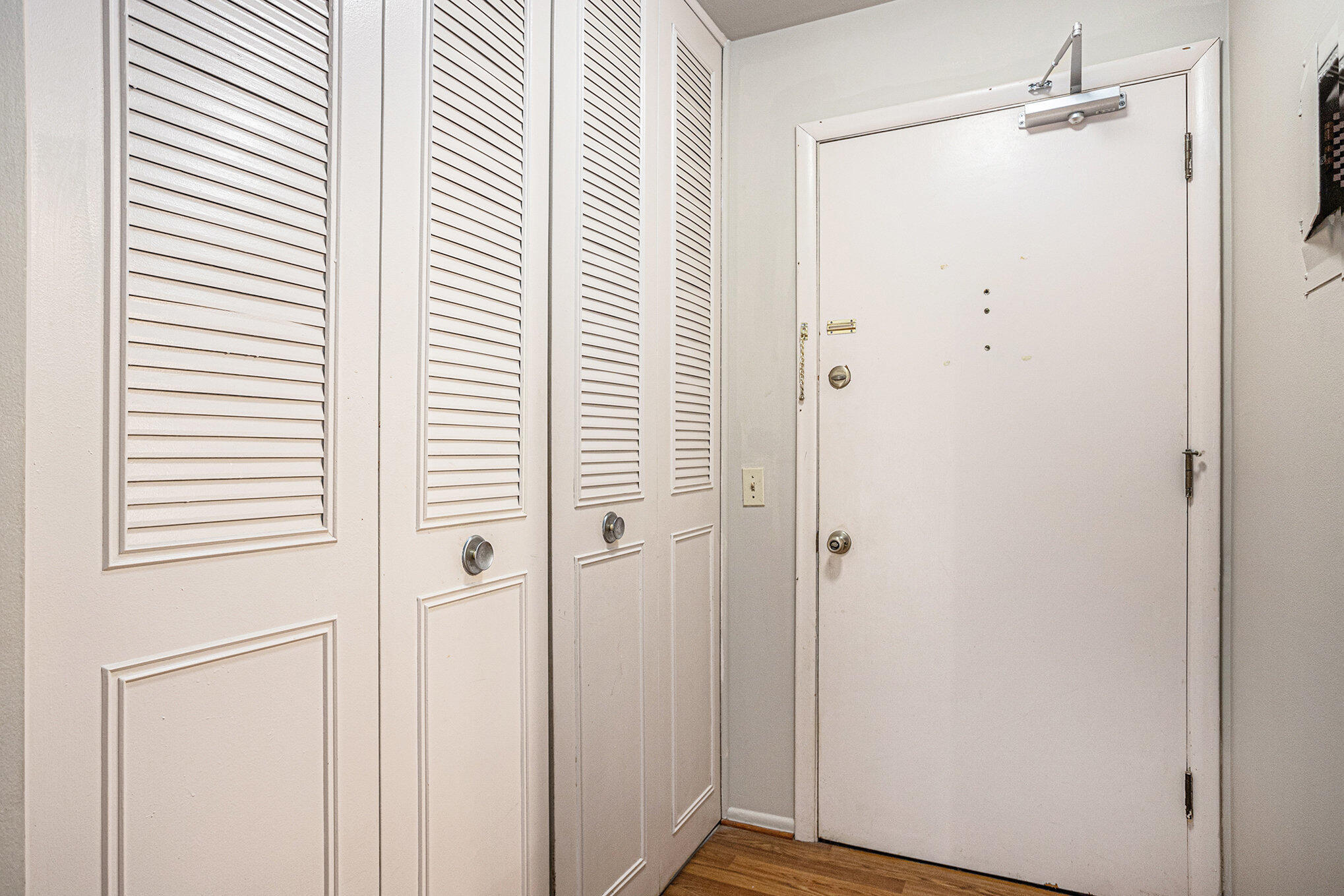 Kalamazoo, Michigan 49008, United States, 2 Bedrooms Bedrooms, ,1 BathroomBathrooms,Residential,Active,250522