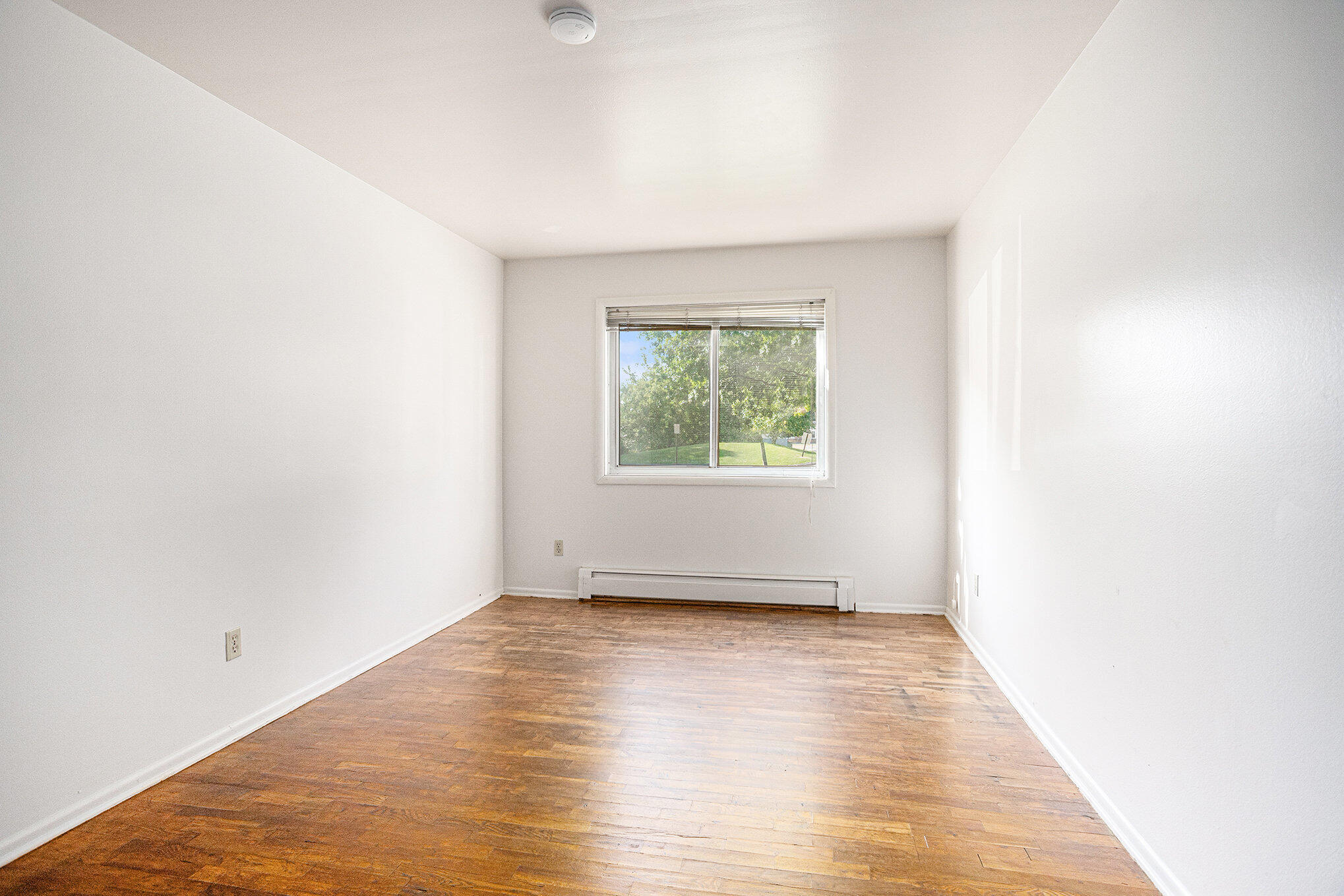 Kalamazoo, Michigan 49008, United States, 2 Bedrooms Bedrooms, ,1 BathroomBathrooms,Residential,Active,250522