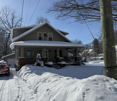 Photo of 812 Clay Street #B, Niles, MI 49120 (MLS # 26003723)