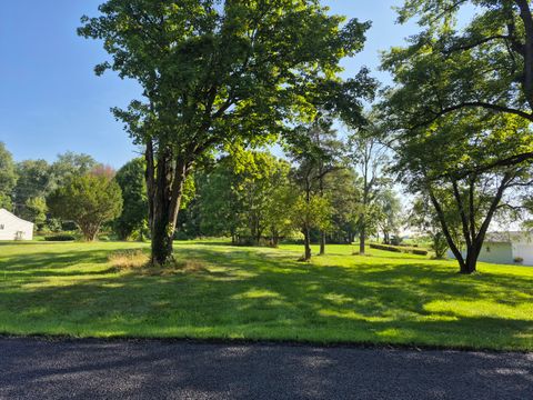 Photo of 309 Highland Street, Jonesville, MI 49250 (MLS # 25043832)