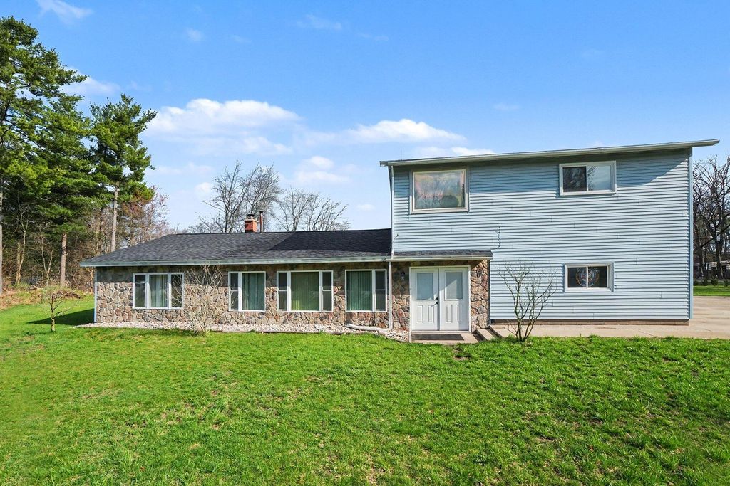 Photo of 184 E Tyler Road, Muskegon, MI 49445 (MLS # 26015768)