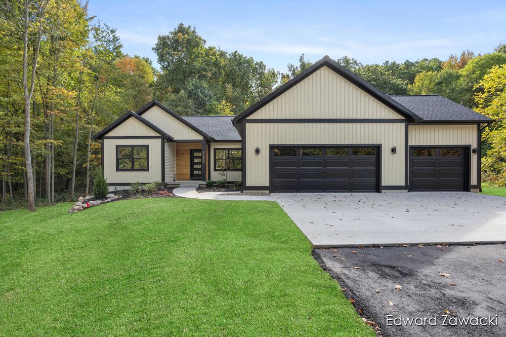 Photo of 11020 Hidden Pond Drive NE, Rockford, MI 49341 (MLS # 25040901)