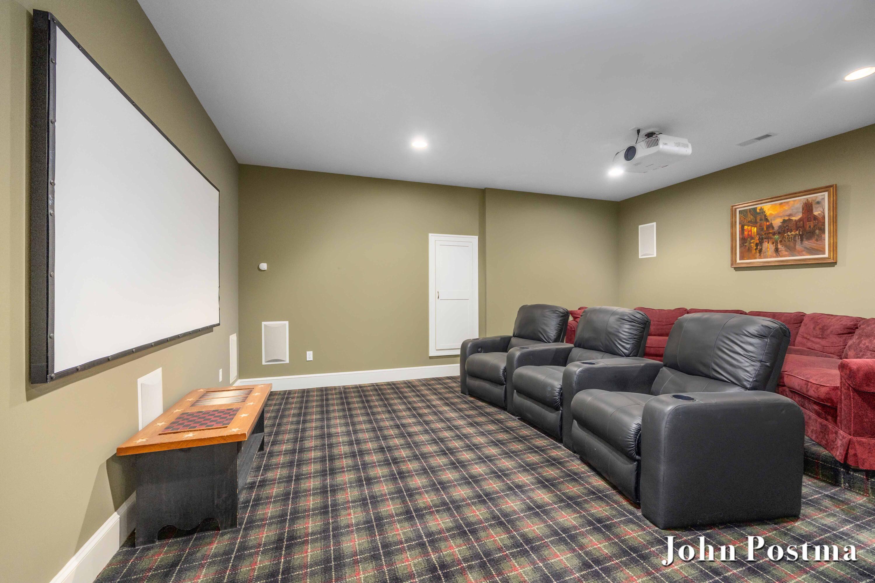 Caledonia, Michigan, 49316, United States, 5 Bedrooms Bedrooms, ,5 BathroomsBathrooms,Residential,Active,2036686