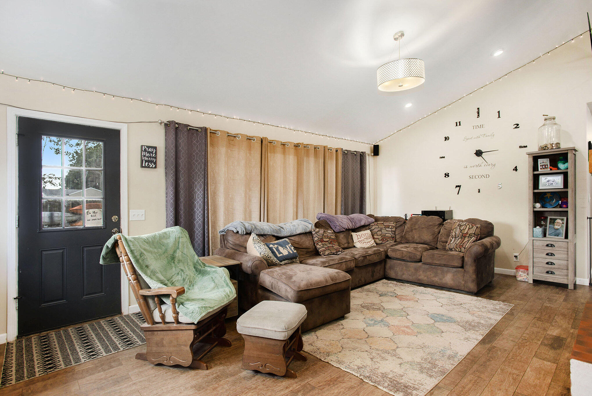 Constantine, Michigan 49042, United States, 3 Bedrooms Bedrooms, ,1 BathroomBathrooms,Residential,Pending,205587