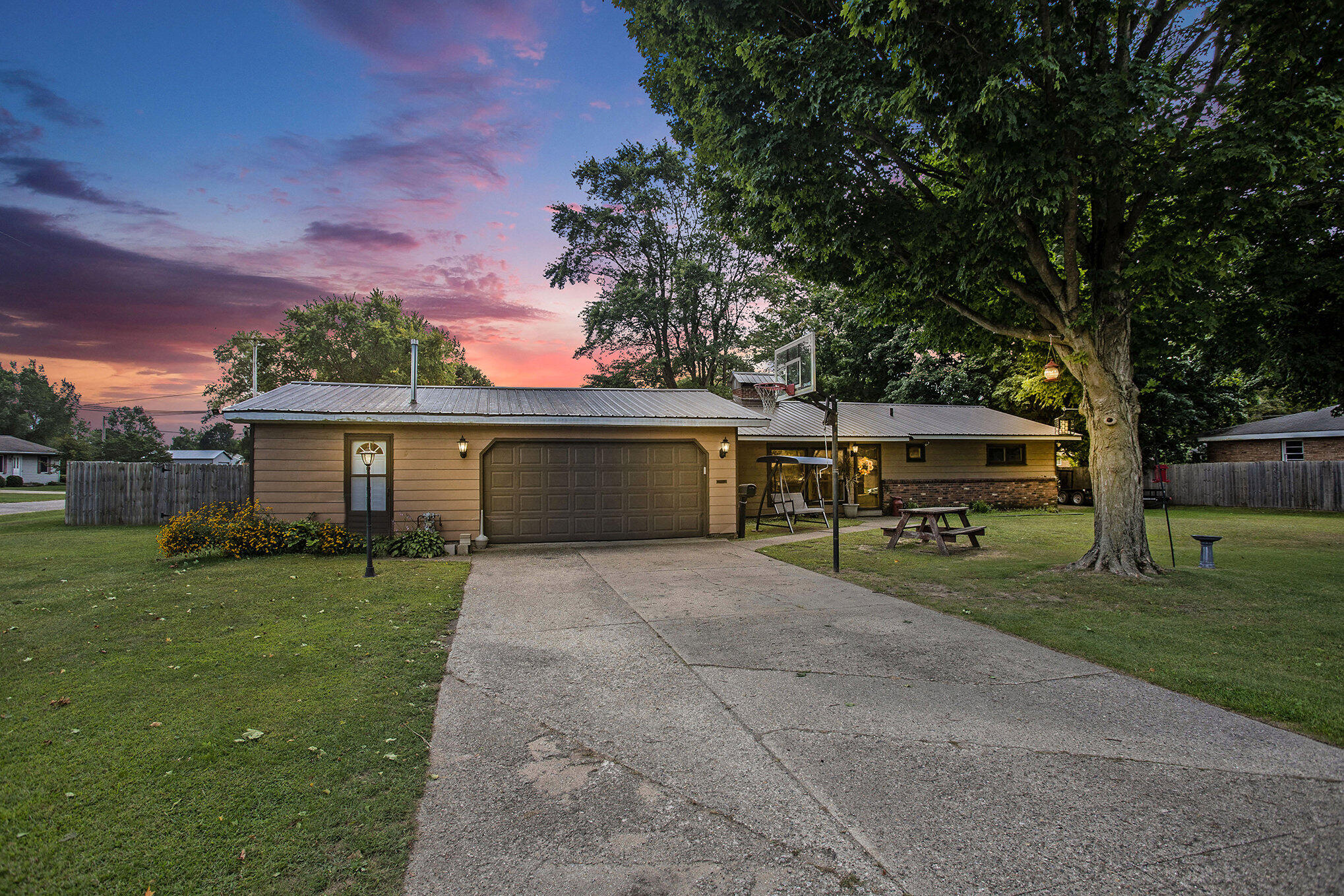 Constantine, Michigan 49042, United States, 3 Bedrooms Bedrooms, ,1 BathroomBathrooms,Residential,Pending,205587