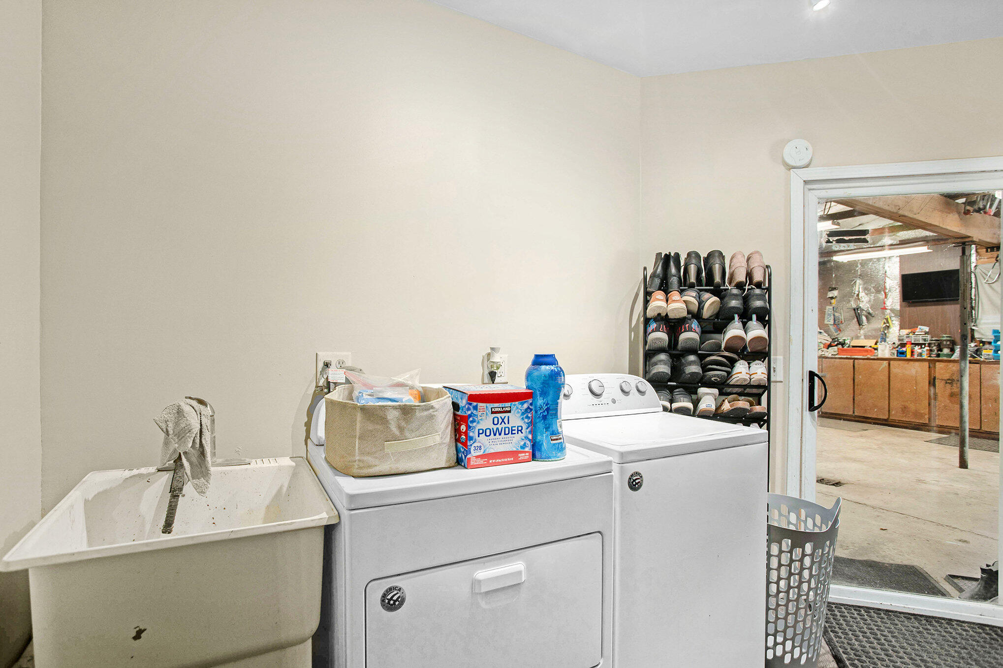 Constantine, Michigan 49042, United States, 3 Bedrooms Bedrooms, ,1 BathroomBathrooms,Residential,Pending,205587