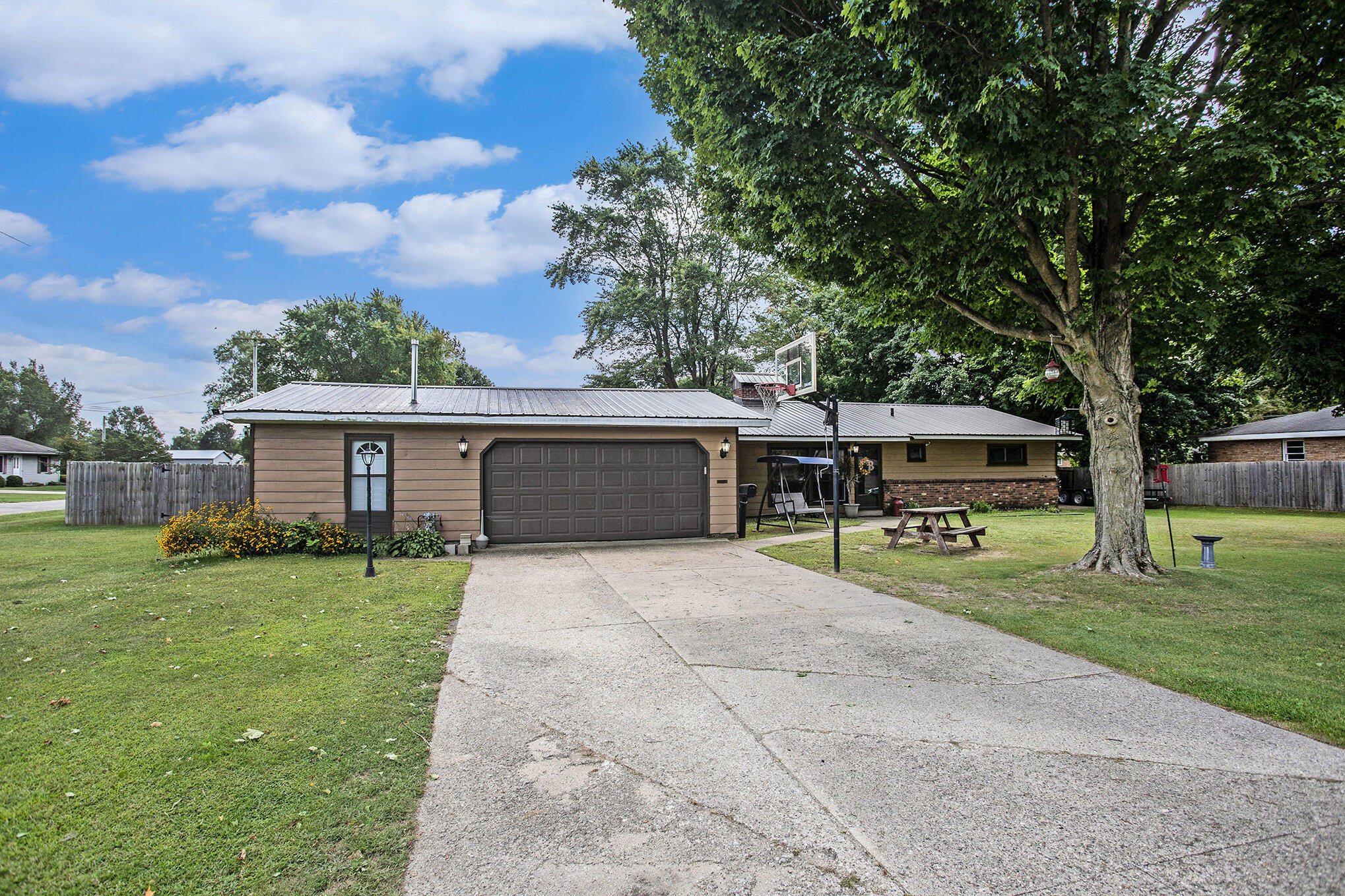 Constantine, Michigan 49042, United States, 3 Bedrooms Bedrooms, ,1 BathroomBathrooms,Residential,Pending,205587