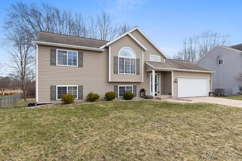 Photo of 10868 Douglas Drive, Allendale, MI 49401 (MLS # 26013077)