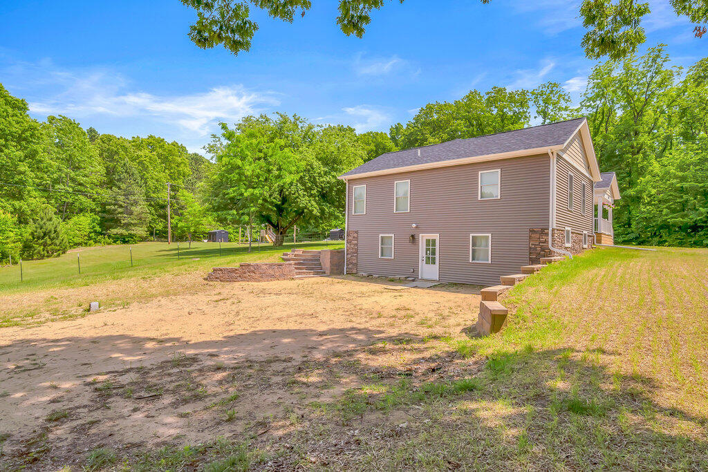 54727 Twin Lakes Road