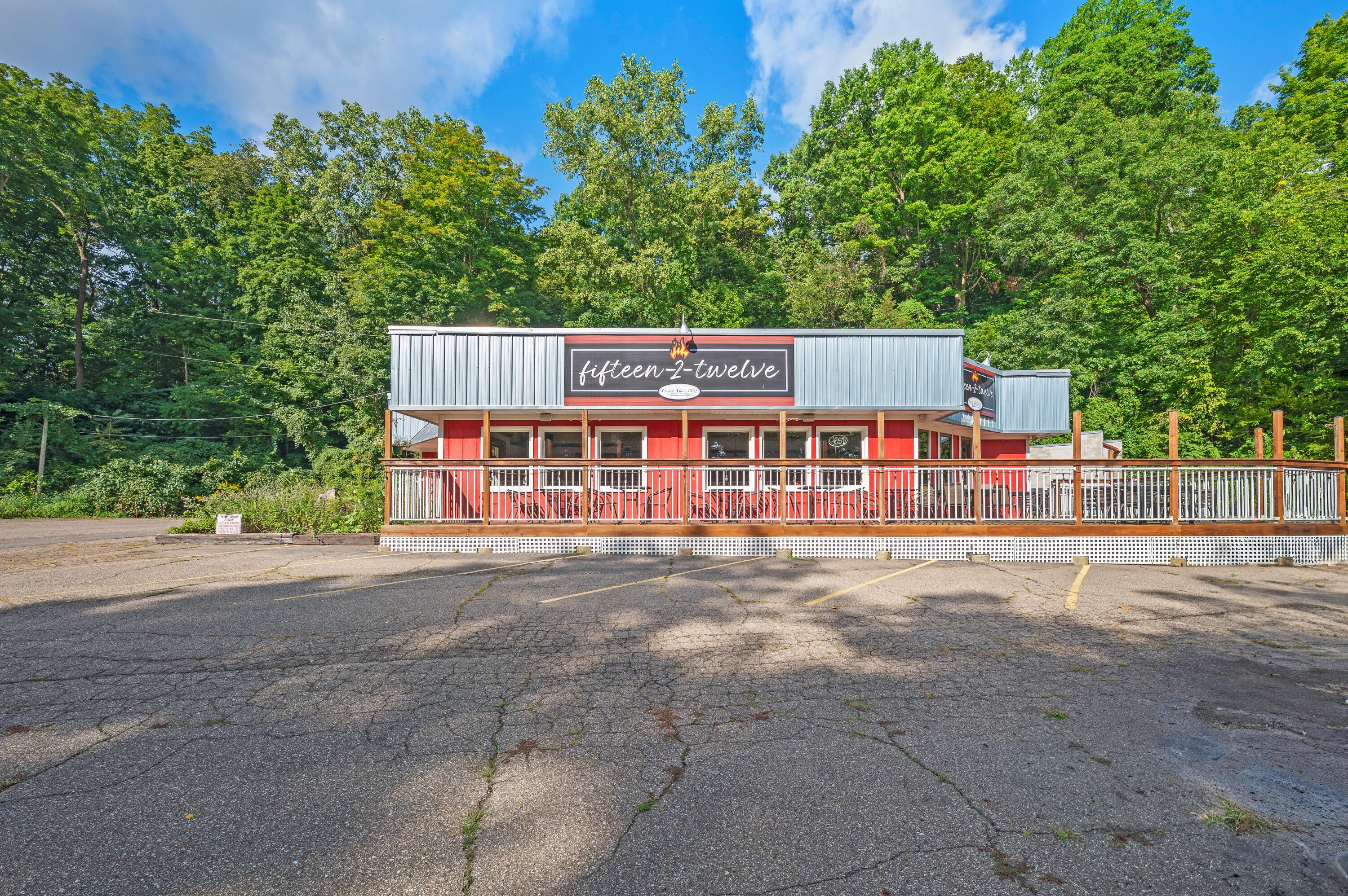 15212 Red Bud Trail N