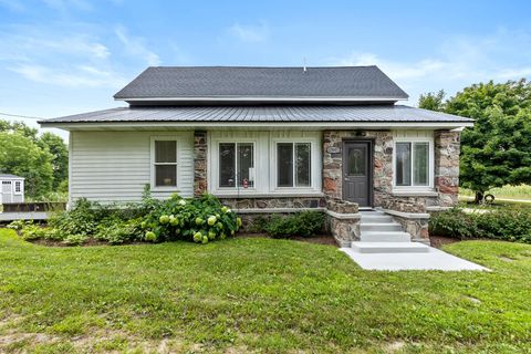 13607 6 Mile Road Stanwood MI 49346